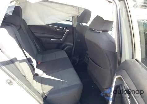 2021 Toyota Rav4 Xle z USA, uszkodzony, nr VIN 2T3W1RFVXMW159852